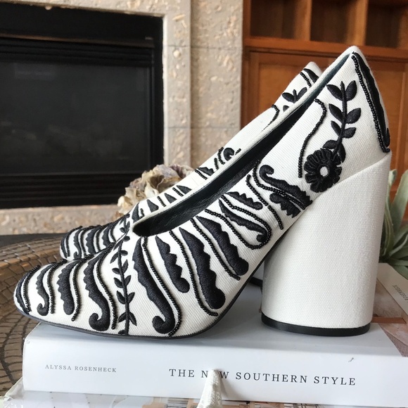 TORY BURCH LUCIA BLOCK HEELS - Picture 6 of 12